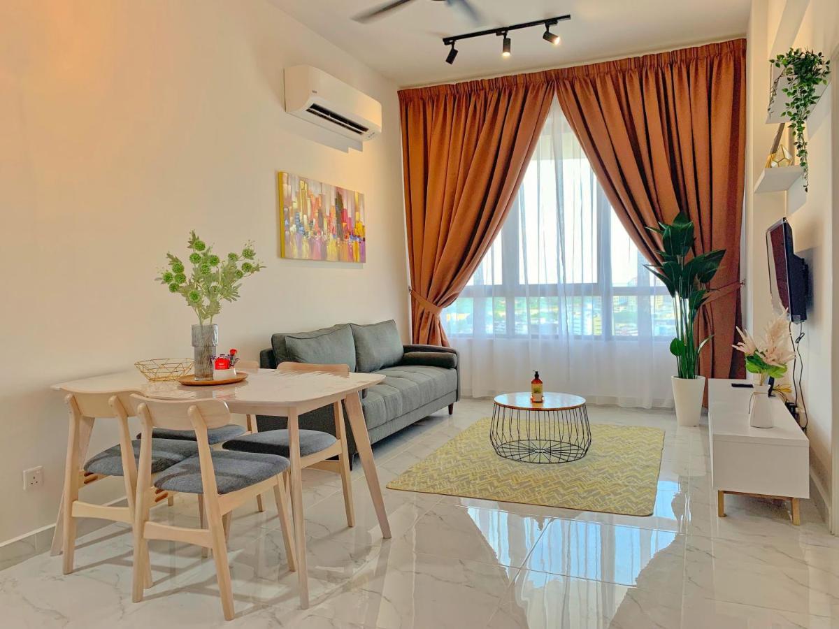 Netflix Two Bedroom Troika Kota Bharu Homestay 182 Bagian luar foto