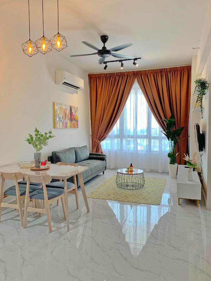 Netflix Two Bedroom Troika Kota Bharu Homestay 182 Bagian luar foto