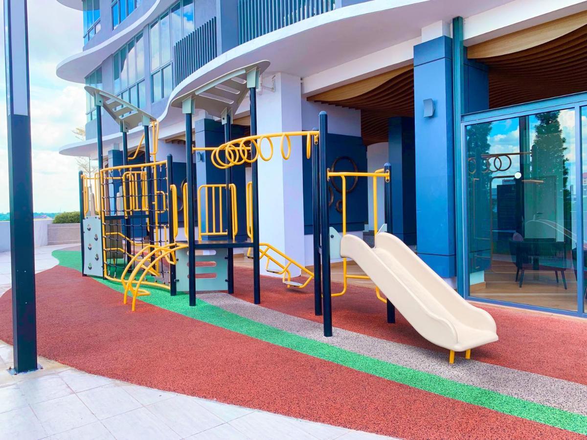 Netflix Two Bedroom Troika Kota Bharu Homestay 182 Bagian luar foto