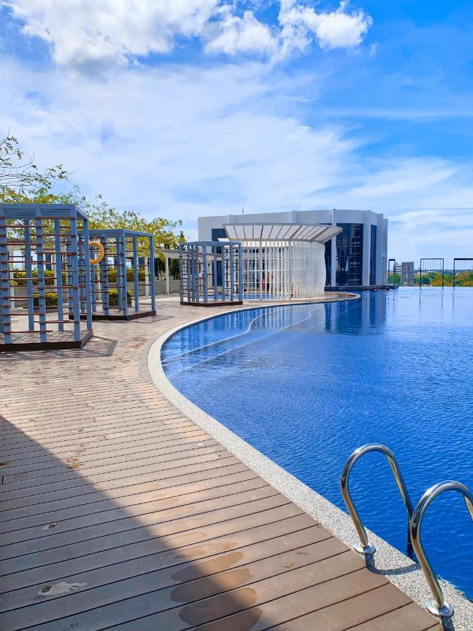 Netflix Two Bedroom Troika Kota Bharu Homestay 182 Bagian luar foto
