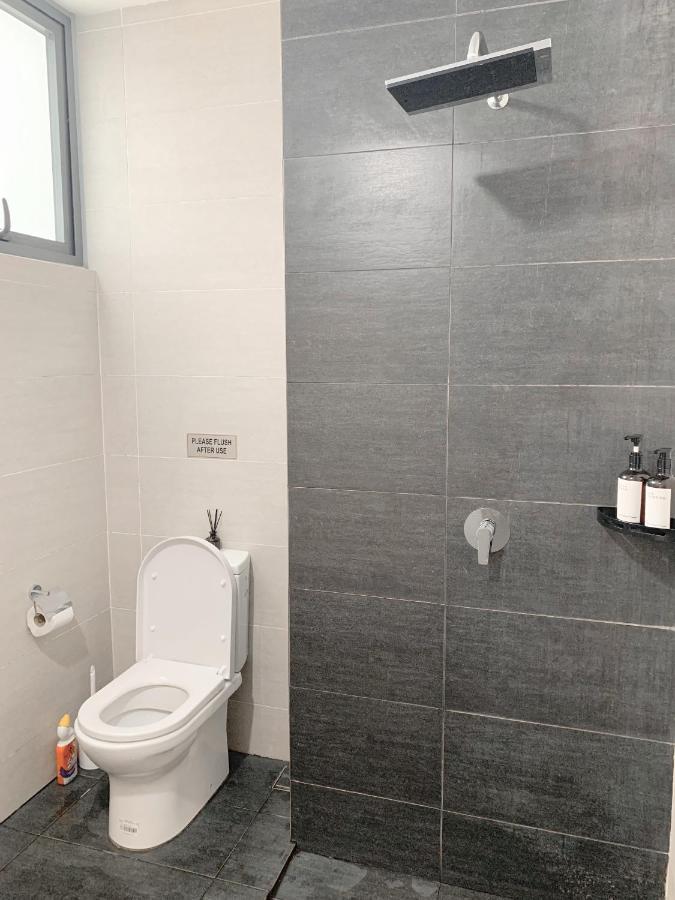Netflix Two Bedroom Troika Kota Bharu Homestay 182 Bagian luar foto