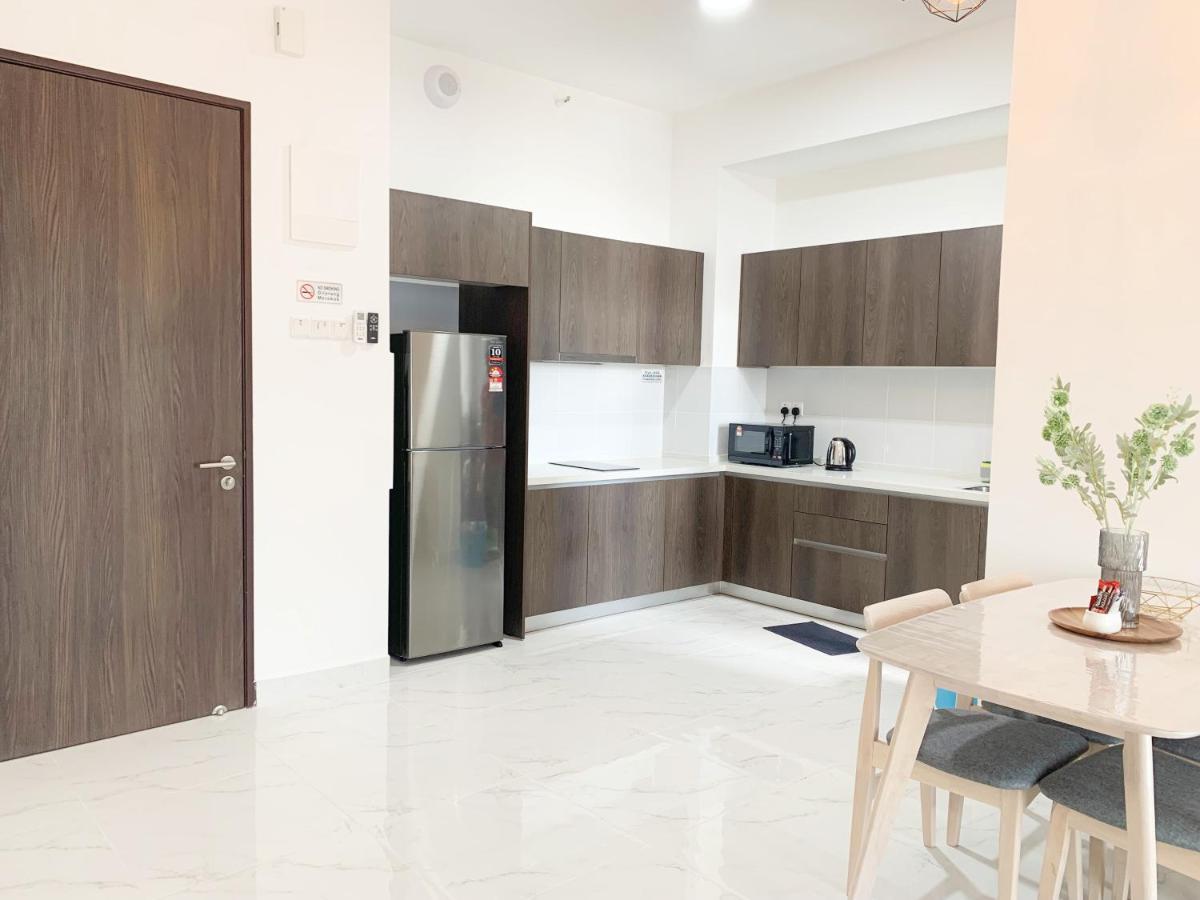 Netflix Two Bedroom Troika Kota Bharu Homestay 182 Bagian luar foto