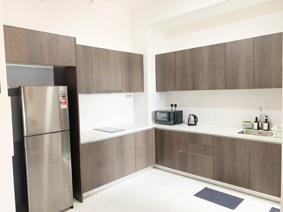 Netflix Two Bedroom Troika Kota Bharu Homestay 182 Bagian luar foto